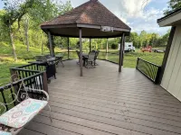 Lots of Beds Huge Deck and a Short Walk to the Lake. It’s Time to be on the Lake - Chalets