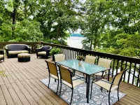 New Listing! Lakefront Cabin | Lake Norman | Sleeps 10 | Large Deck | Kayaks! - Balkoner