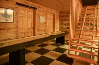 Beautiful Cedar Chalet Overlooking Jay Branch - Alppimaja