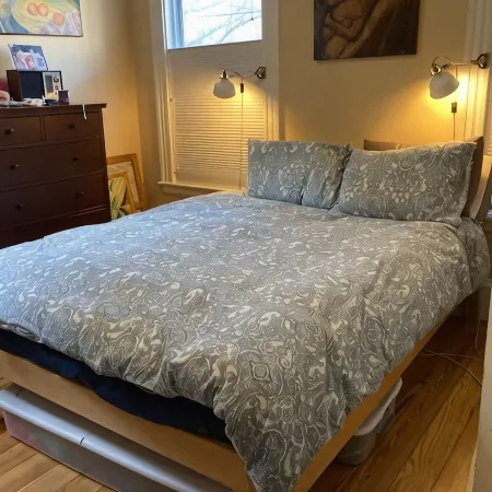 Beautiful, family-friendly home with yard and patio near Tufts, 10 min to Boston