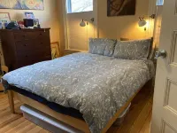 Beautiful, family-friendly home with yard and patio near Tufts, 10 min to Boston - Apartments