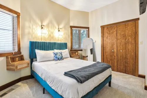 The Redwood Retreat- 5Bed/4Ba with a Rooftop Deck in the Heart of Ohio City - 2 ดาว