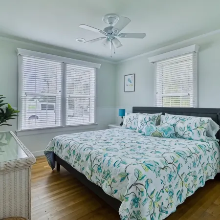 Remodeled historic downtown Punta Gorda, FL charming cottage