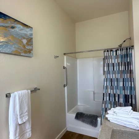Chateau Herbe ~ Rosalind Carriage House Beautiful 1 Bedroom Apartment