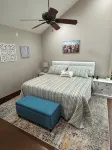 Charming 3-bedroom lake front house in fabulous Granbury with WiFi,  AC, Dock - 3성급