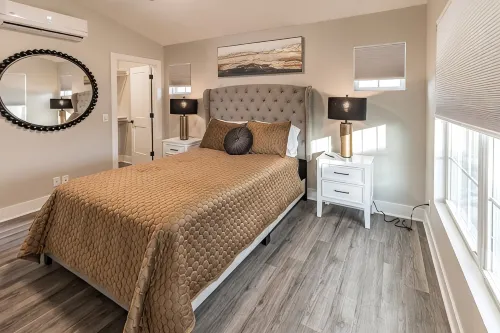 8 Min to Cws! 3 Bed 4 Bath Townhouse w Porch& Rooftop Deck- 5 Min to Downtown! - Balkoner