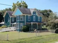 Spacious Victorian close to everything in RH - Wheelchair friendly. Sleeps 11 - 3-Star