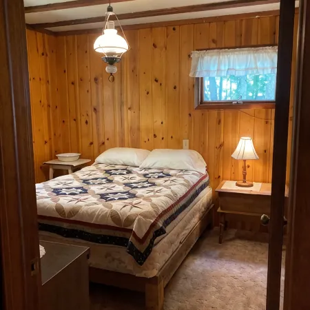 Comfortable Cabin in the Woods. Perfect for Fishing, Hunting or Skiing!