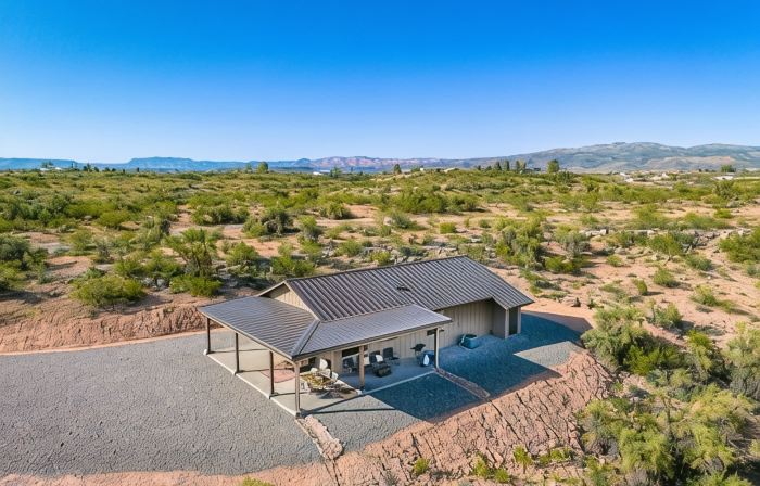 New mountain top retreat w/ 270° stunning views