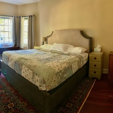 Charming Vintage Cottage in Skytop - Perfect for Intimate or Large Gatherings!