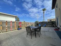 Walk to Historic Downtown, Beach and Amphitheater Nearby - Apartments