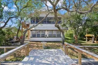 Coral Moon House-2 Kitchens, Fish, Kayak, Walk to Beach, Lots of Parking - 3-Star