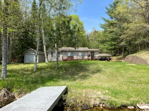 Quiet "UP NORTH" Cabin with All the Amenities. 200 a Night. - WiFi