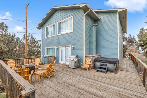 Bird’s Eye View: Spacious Home w/ Hot Tub, King Beds & Gorgeous Views - 3-نجوم