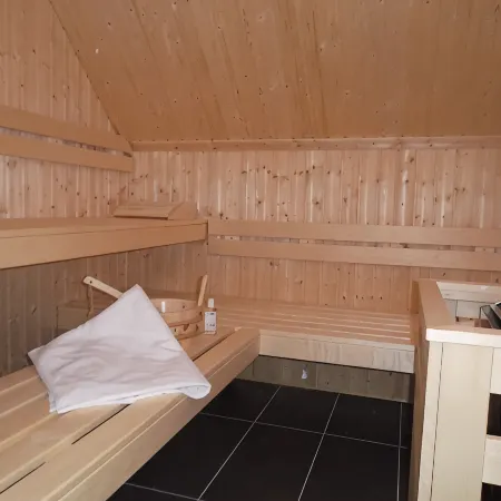Reetkoje - thatched house with fireplace, sauna, WiFi - between Bodden and Baltic Sea