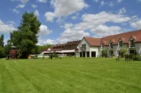 Hôtel Restaurant le Relais de Pouilly - Parkering