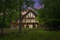 Secluded Cabin w/ Natural Swim Hole-HotTub-Trails - Chalets