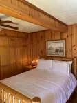 Escape to the Mountains Hot Tub, Fire Pit & Peaceful Cabin - Chalets