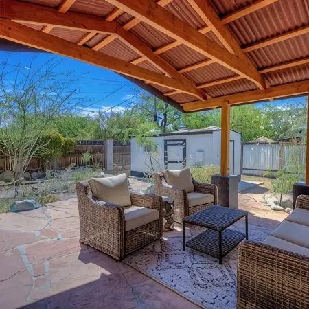 Charming remodeled bungalow. Close to UofA, Banner, Downtown