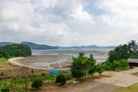 Seosan Pension Sunrise Beach - مسبح