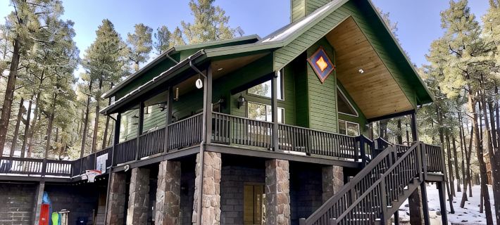 Gorgeous Forest Cabin with Hot Tub & Game Room Ξενοδοχεία στην πόλη Apache County