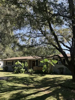 Private Retreat with your dogs: close to WEC - Kitchens