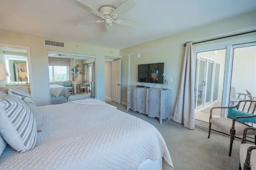 Relaxing Gulf Front Oasis, unit 332 - 4-Star