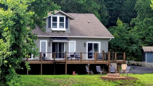 Waterfront Home, 3 BR, 2 Bath, HOT TUB, Pet-Friendly, Fishing, Fire Pit - breakfast