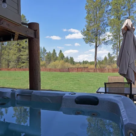 River Front Front Property with Hot Tub! Bring the Dogs!