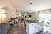 The best of Franklin! Beautiful listing on private acreage & minutes to downtown - 4-Star