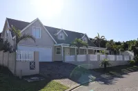 Stylish & Cozy House - 5min from the beach! - 3 Sao