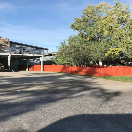 Central Home: Yard with Mountain Views, 3Bdrm