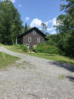 Rural Vermont with internet and Smart TV, cell phone works,  Dogs welcome. - 3-Star