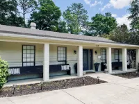 The Retreat - Entire Residential Home! - Pool