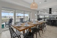 Water Front/ Free Heated Salt Water Pool/Game Room/Amenities Galore - Boutique