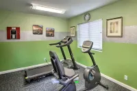 Prime Unit with Red Rock Views, Free EV Charging - 2-Star