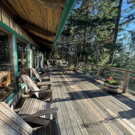 Paradise in Forest setting w/ Ocean views, hot tub, close to town & Hiking