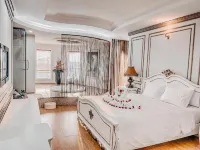 White Hotel - servizio colazione