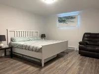 The cozy nook family friendly suite - parking