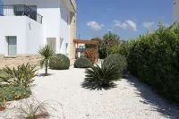 Beautiful Modern 3 Bed 2 Bath Villa With Large 10M Private Pool (heating €40 pd) - 2-Star