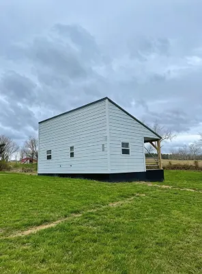 Khyla-NEW tiny home with shared fishing pond - 2-Star