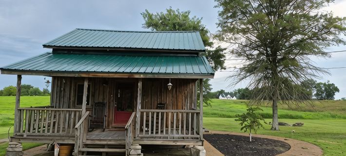 Cozy Cabin Near Nashville, TN ~ Surrounded By Beautiful Farmland Hotels in Sumner County