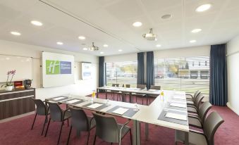 Holiday Inn Express Zurich Airport, an IHG Hotel