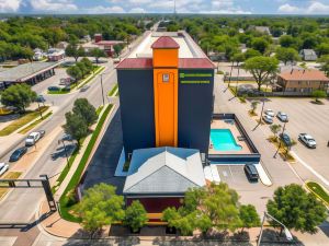 Wyndham Garden Wichita Downtown