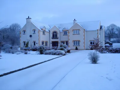 Dungimmon House Hotels near Dún a Rí Forest Park