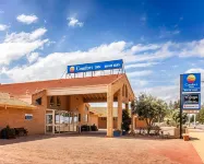 Comfort Inn Bay of Isles Hotel dekat Twilight Beach