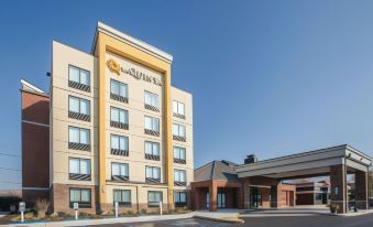 La Quinta Inn & Suites by Wyndham Philadelphia Airport