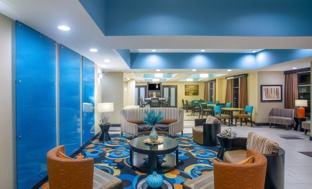 La Quinta Inn & Suites by Wyndham Oxford - Anniston - Housity