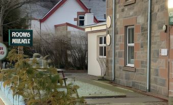 1 Lochness Rooms&Hostel
