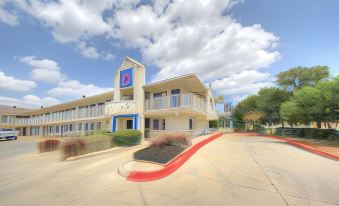 Motel 6 San Antonio, TX Six Flags Fiesta TX/La Cantera Area